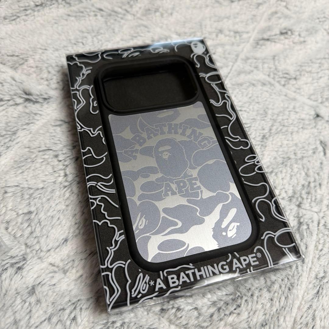新品未開封　A BATHING APE iPhone 17 Pro ケース