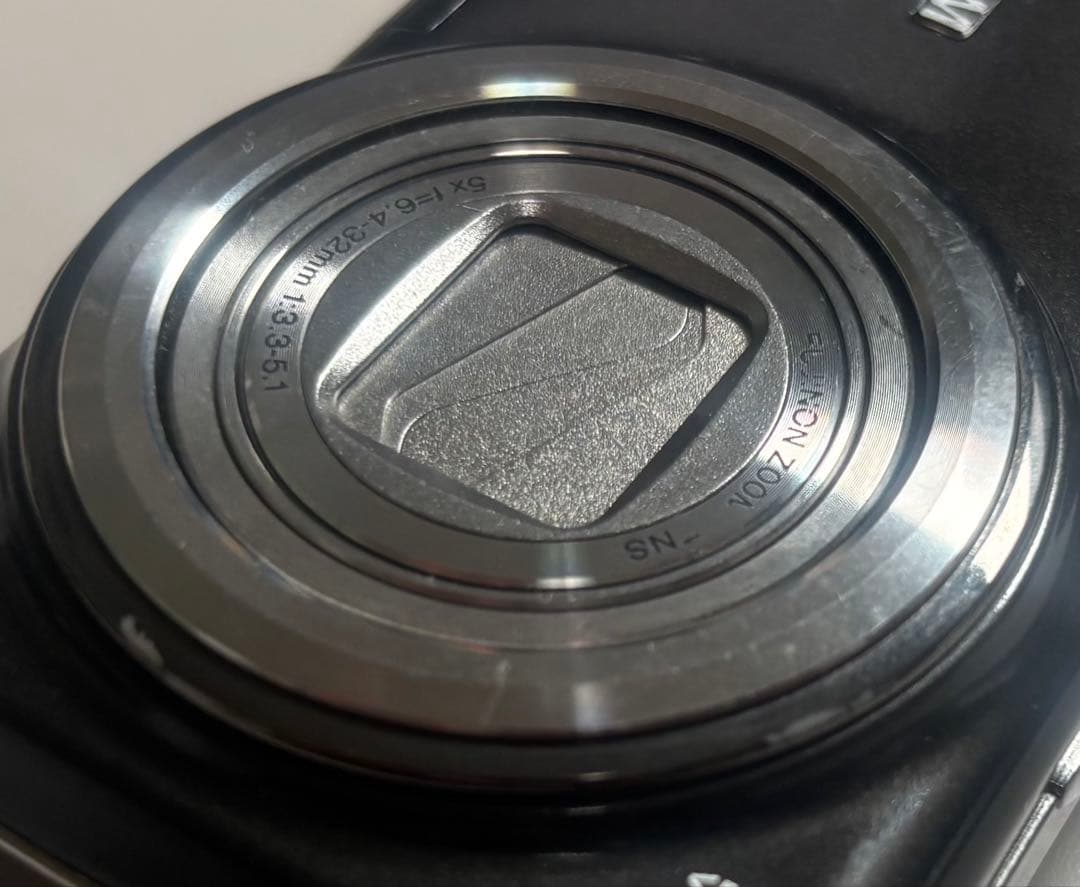 FUJIFILM FINEPIX F200EXR 5倍ズーム デジタルカメラ