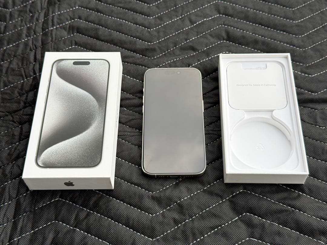 美品　iPhone 15 Pro 256GB ホワイトチタニウム