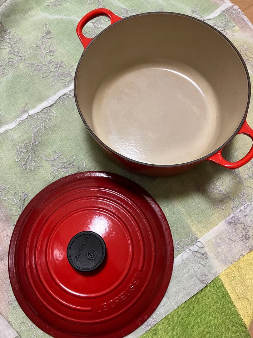 ルクルーゼ　ココットロンド　24cm チェリーレッド
