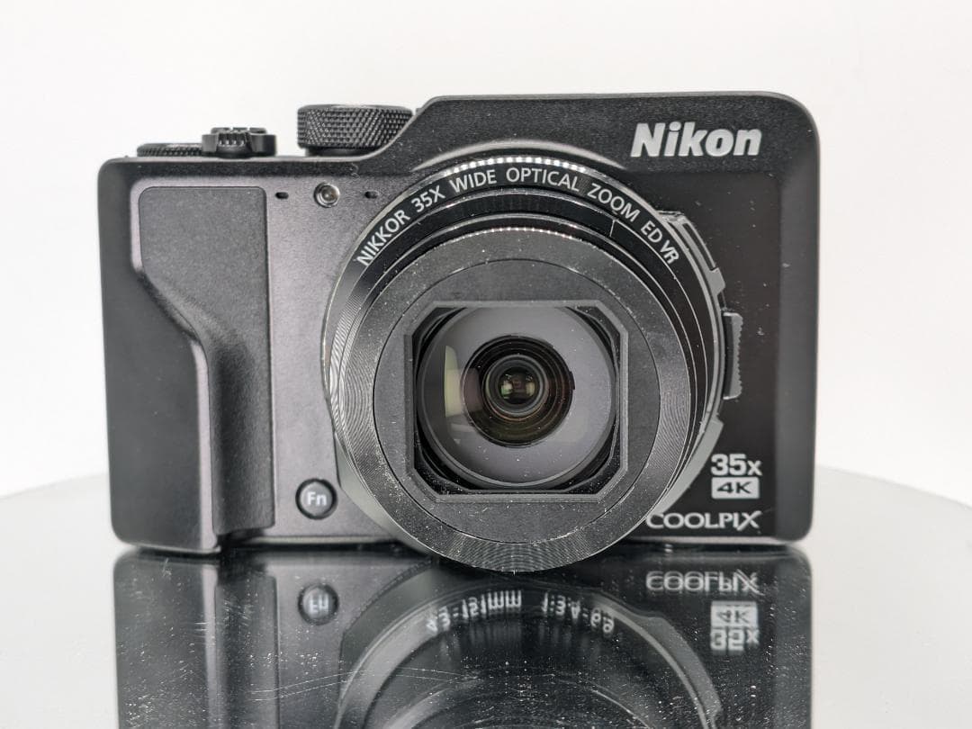 【スマホでは届かない・美品】Nikon デジカメ COOLPIX A1000