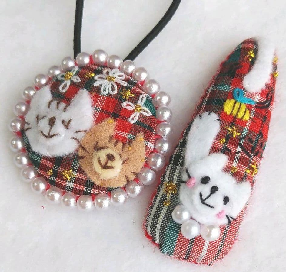 赤チェックねこちゃん♡パッチンピンヘアゴムセット