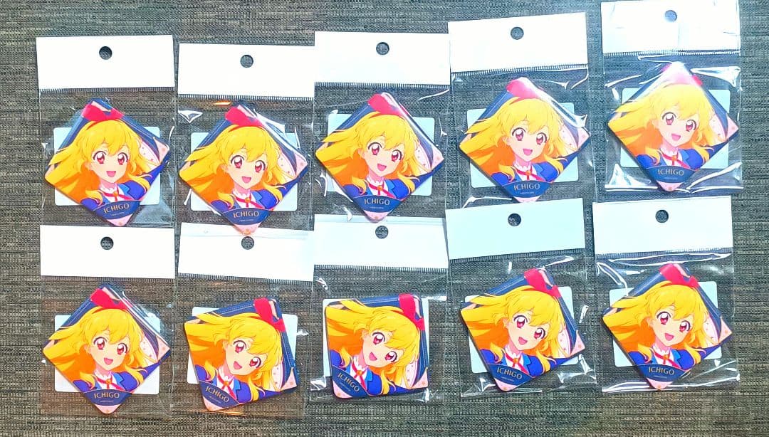 【10個セット】アイカツプラネット　5周年　缶バッジ　いちご