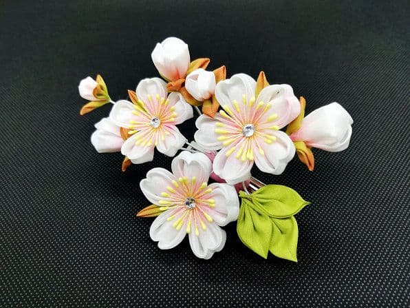 桜の髪飾り つまみ細工 クリップタイプ 振袖 着物 和装 七五三 成人式