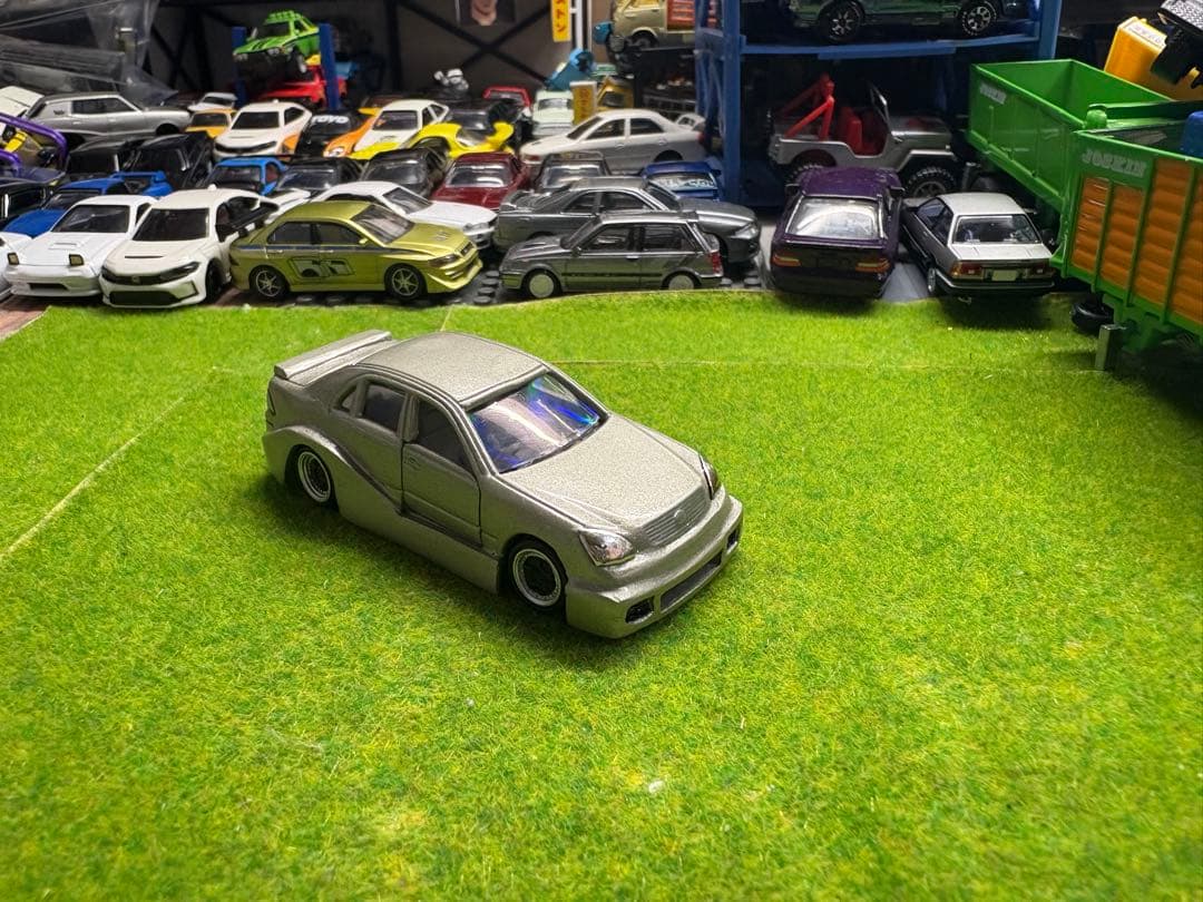トミカ　トヨタ　セルシオ　ミニカー　改造　カスタム　シャンパンゴールド　VIP