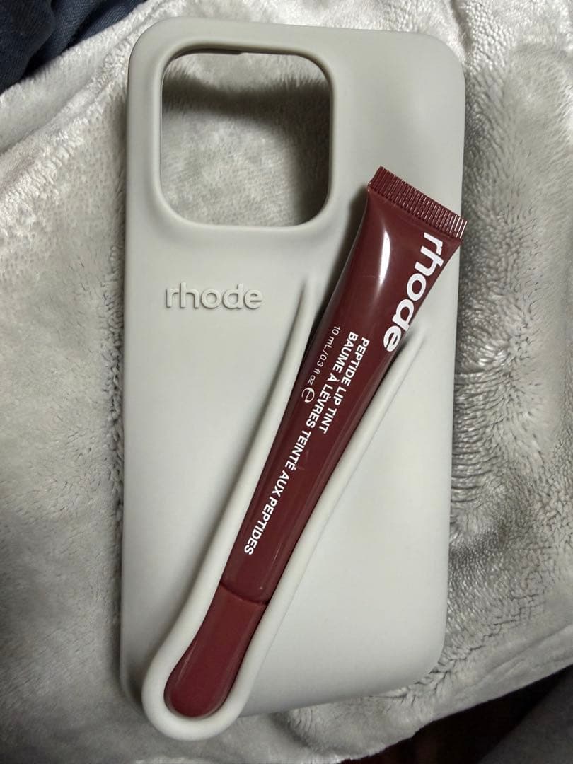 rhode skin iPhone16Pro lip case リップ付